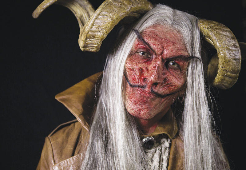 Illustration for article titled Cosplayers and Amateur Horror Directors Will Love This Book of Makeup Techniques